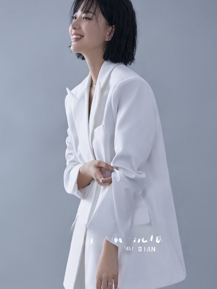 Beyaz Takım Elbise Teması Moda - Ethnic Fashion Magazine incelemesi ve fiyatı