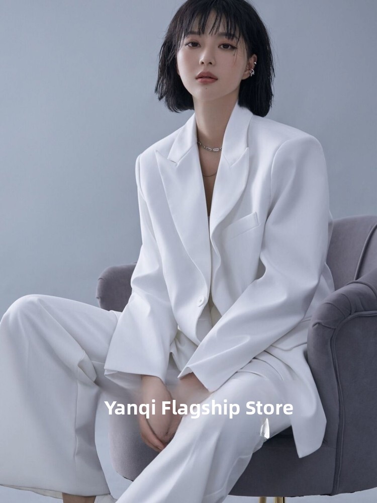 Beyaz Takım Elbise Teması Moda - Ethnic Fashion Magazine incelemesi ve fiyatı